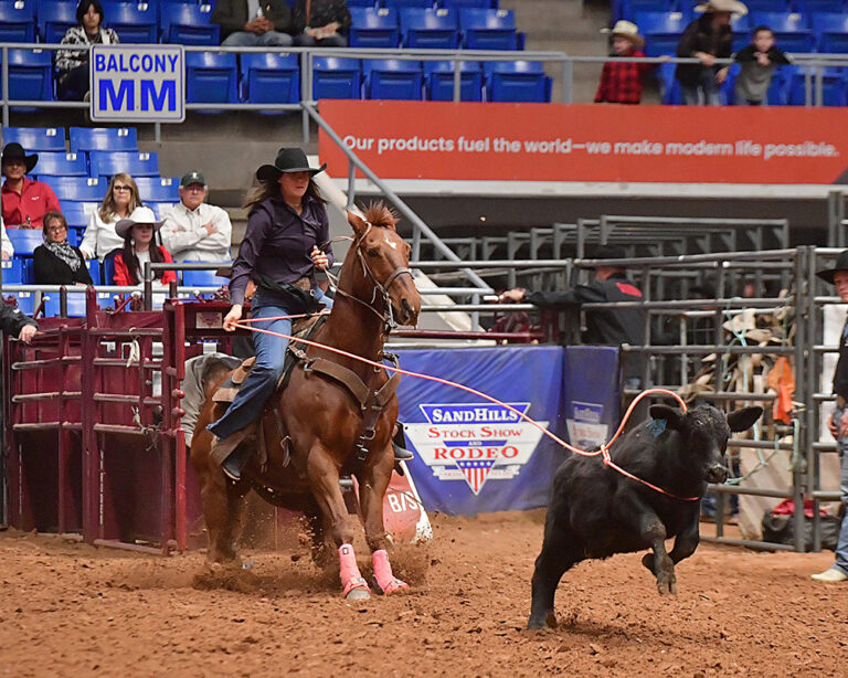 Breakaway Roper Dowell Leads Odessa With a 1.5 Second Run
