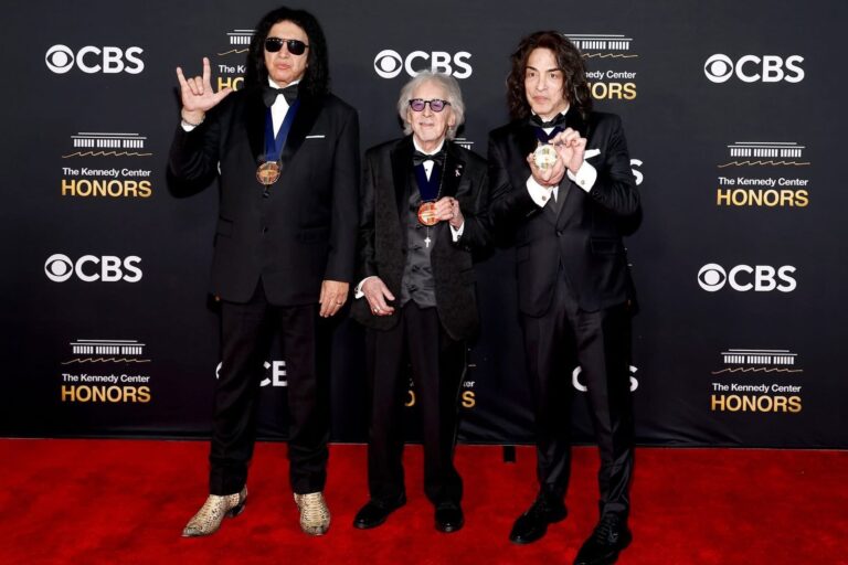 PETER CRISS Says It Was “A Dream Of His” To Do A Full Studio Project Together With Late Guitarist ACE FREHLEY