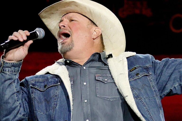 Garth Brooks Hints He’s Planning a Tour in 2026