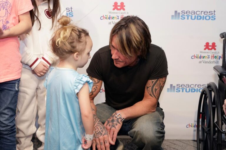 Keith Urban Brightens Kid’s Hospital Rooms With Music and Guitars