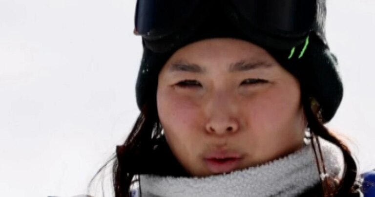 Gold medalist Chloe Kim says she dislocated her shoulder