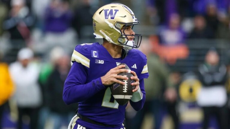 Washington QB Demond Williams Jr. to enter portal despite signing new deal with Huskies