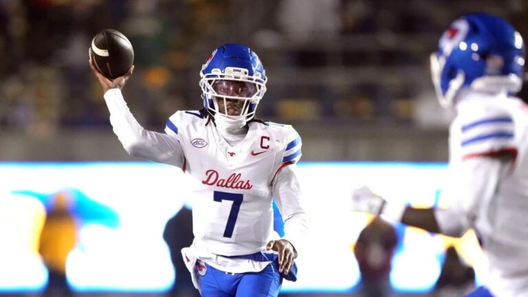 Arizona vs. SMU prediction, odds, spread: 2026 Holiday Bowl picks from proven model