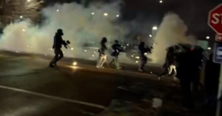 Live report captures federal agents moving on protesters