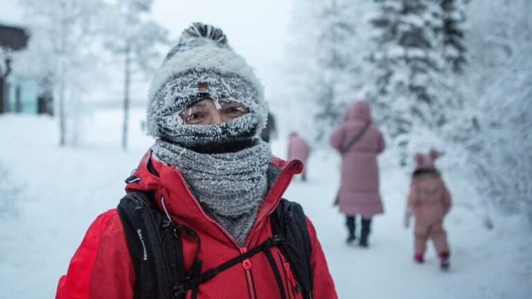 Deep freeze strands thousands in northern Finland