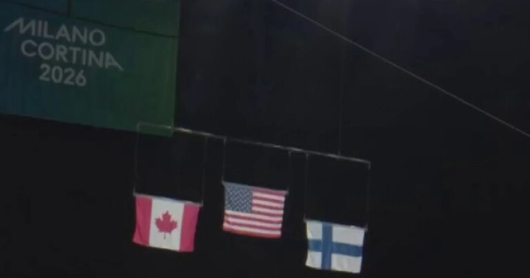 U.S. men’s hockey revels in national anthem 