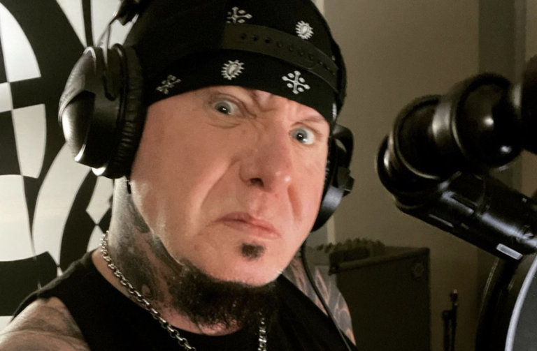 CHAD GRAY Announces ’30 Years Of Madness’ Solo Shows As MUDVAYNE Hit Pause