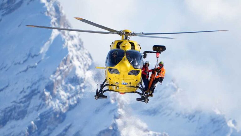 Helicopter rescues in alpine ski racing