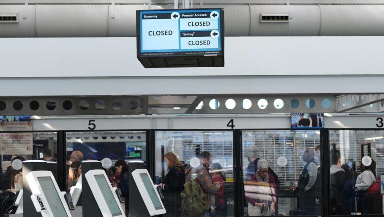 No clear path to ending the partial government shutdown as lawmakers dig in over DHS oversight