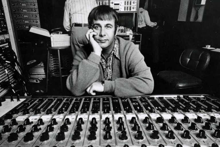 Jerry Kennedy, Legendary Guitarist + Producer, Dead at 85