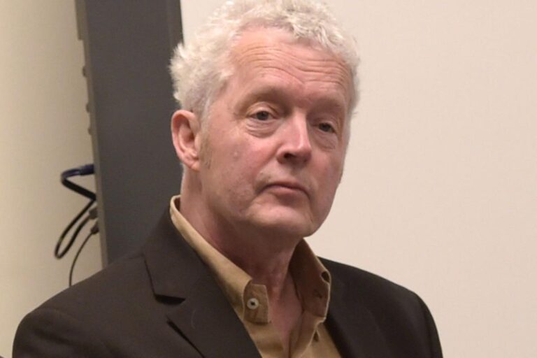 Steel Guitarist Pete Finney Dead at 70