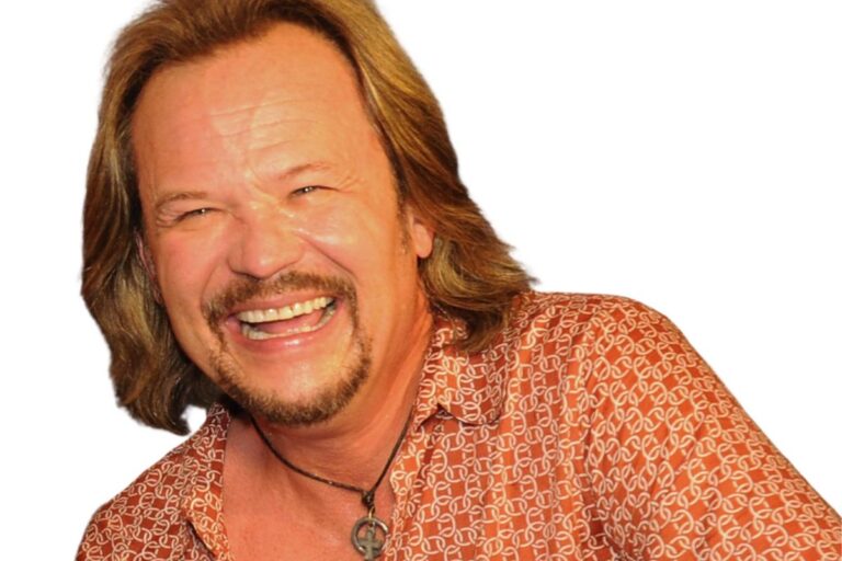 Travis Tritt Reveals the Interesting Pictures Fans DM Him