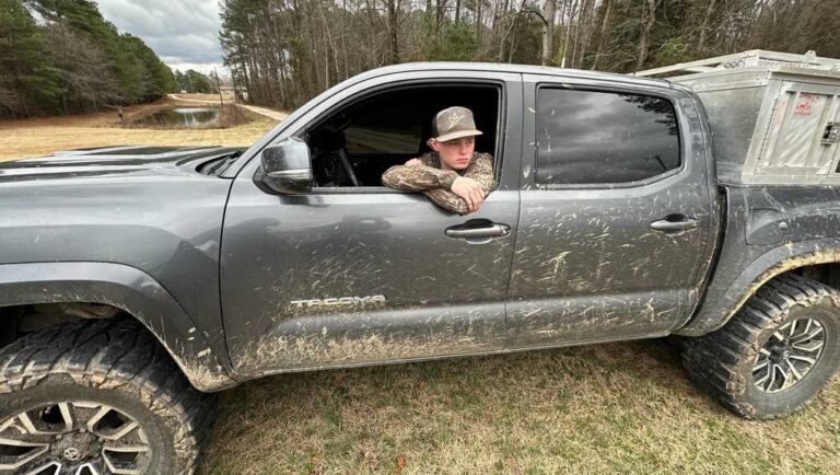 Neighbors ‘shocked’ after FBI identifies man killed at Mar-a-Lago