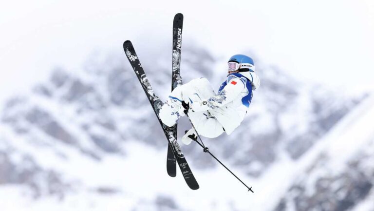 Eileen Gu overcomes an early fall in slopestyle to qualify