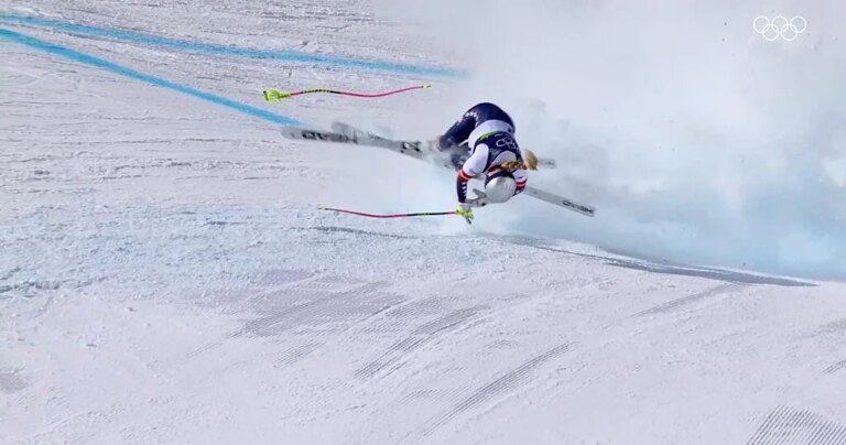 Lindsey Vonn crashes out in downhill race at 2026 Winter Olympics after rupturing ACL