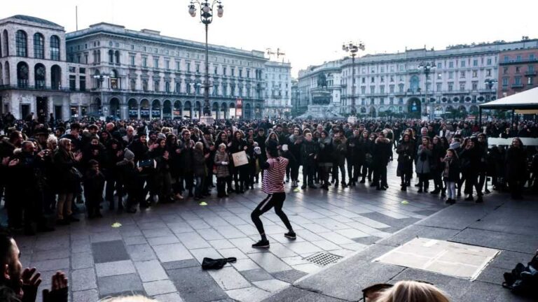 Milan’s street performers captivate crowds
