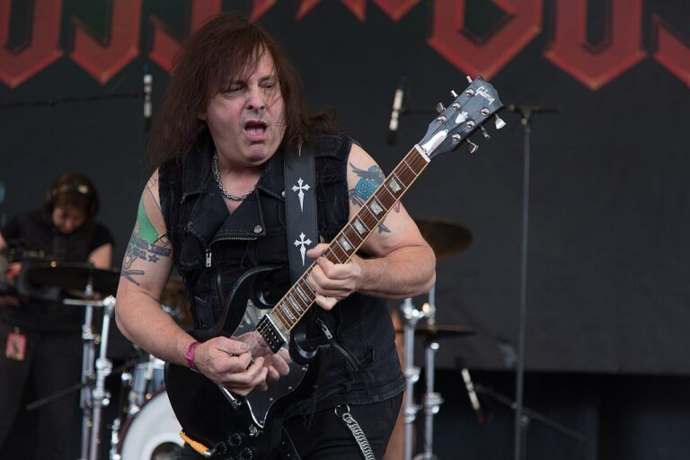 MANOWAR Share Statement After Founding Guitarist ROSS “THE BOSS” FRIEDMAN Diagnosed With ALS