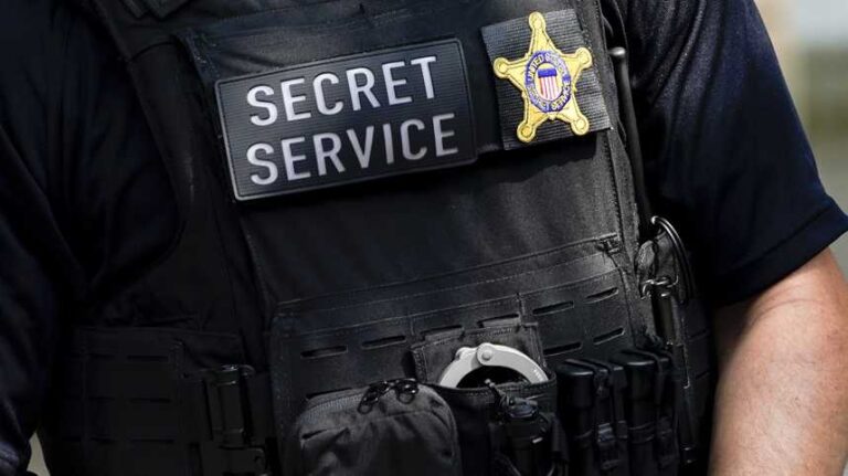 Armed man shot, killed after entering Mar-a-Lago secure perimeter, Secret Service says