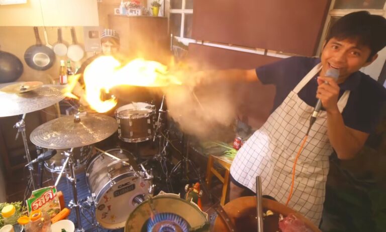 Watch This Thai Band Cover LINKIN PARK, SYSTEM OF A DOWN & SAOSIN While Cooking