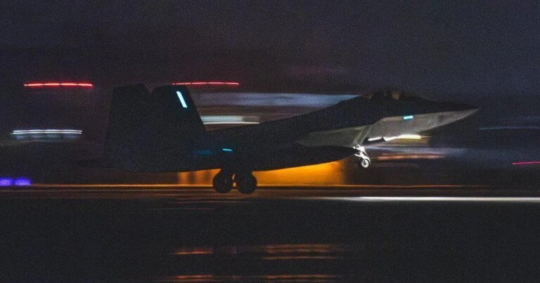 As Trump pushes Iran to make a deal, scores of U.S. warplanes join “armada” heading for the region