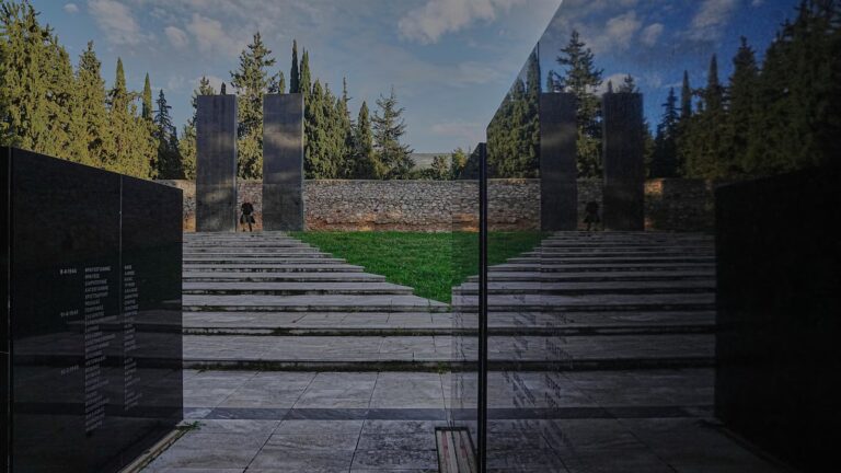 Greece signs a preliminary deal with a Belgian collector to buy WWII photos of Nazi executions