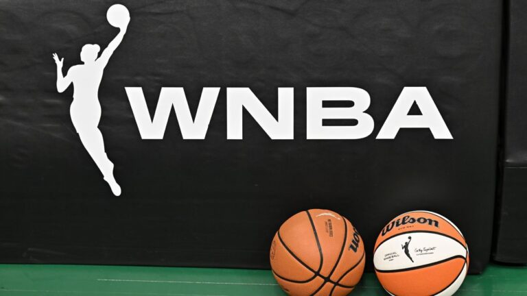 WNBA, union conduct 2nd straight day of marathon CBA talks