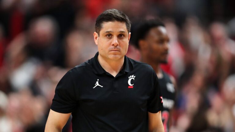 Tracking the latest men’s college basketball coaching carousel buzz