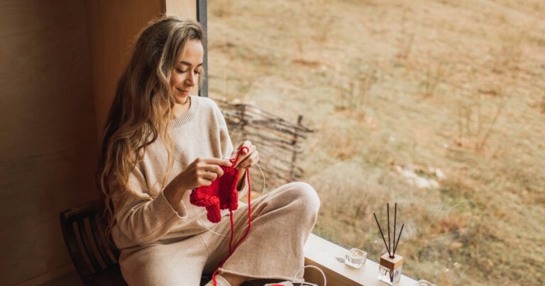 ‘Mentally active’ sitting may reduce dementia risk, study finds