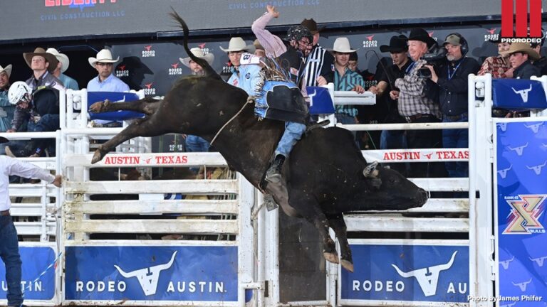 Dylan Rice takes Rodeo Austin Xtreme Bulls crown
