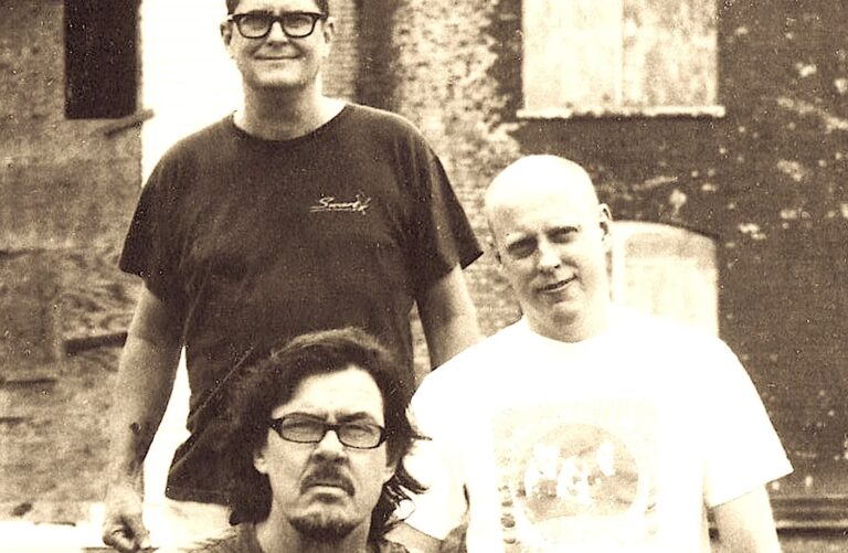 Lost BUTTHOLE SURFERS Album After The Astronaut Finally Set For Release After Nearly 30 Years