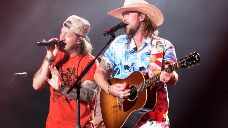 Florida Georgia Line Reunite Onstage to Sing for Jason Aldean