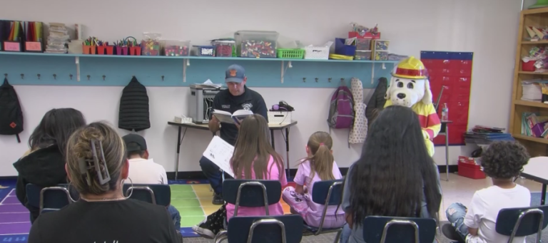Lowell Elementary School in Albuquerque celebrates reading at community fair