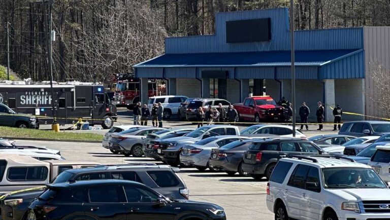 1 person hospitalized, suspect shot at Georgia VA clinic