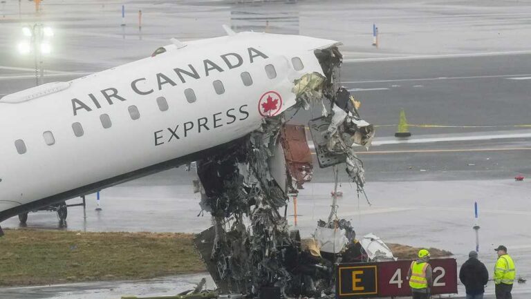 Air Canada CEO will retire after criticism over English-only crash message