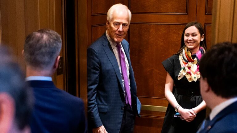 Senate passes measure prohibiting preferential airport screening for lawmakers