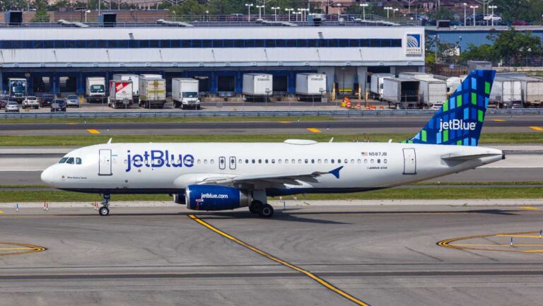 Bomb threat on Boston-Florida flight prompts emergency response