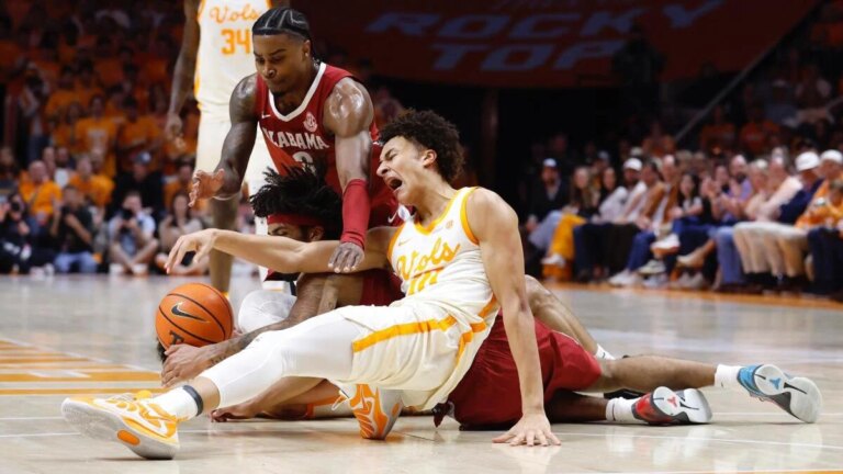 Nate Ament injury: Tennessee star will miss game vs. South Carolina (leg)