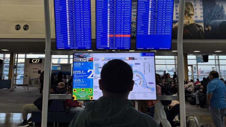 Chemical smell forces flight halt at 4 major DC-area airports