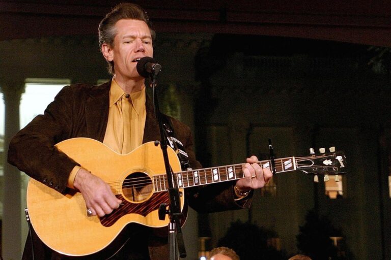 Randy Travis Performed a Country Classic at His Opry Debut