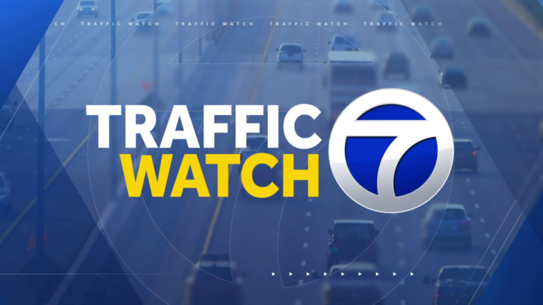 Five vehicle crash closes direction of I-40 in Albuquerque