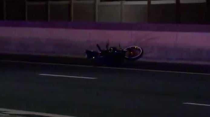 Motorcycle crash closes lanes of I-40 in Albuquerque