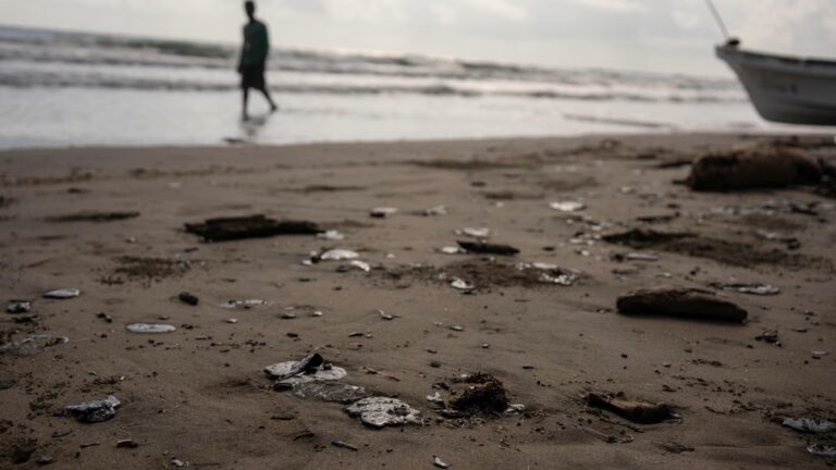 Environmental groups accuse Mexico of lying about origins of oil spill in the Gulf