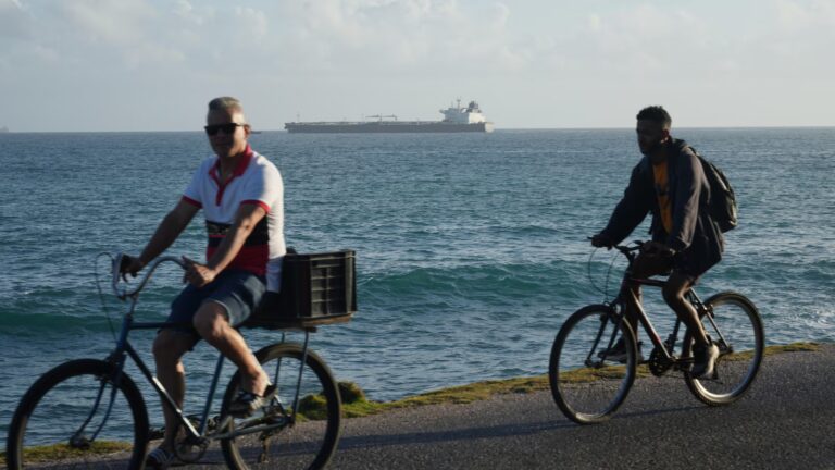 Moscow plans to send 2nd oil tanker to Cuba, Russian energy minister says